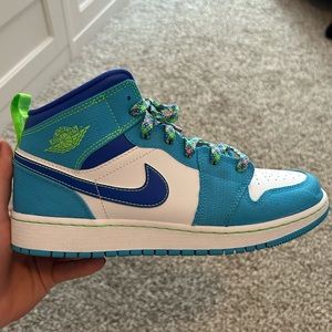 Air Jordan 1 mid SE ‘Sprite’